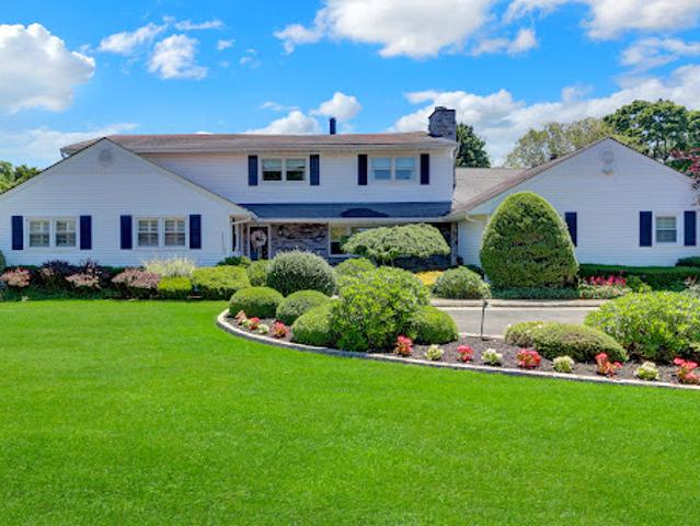House for sale in Bohemia, New York