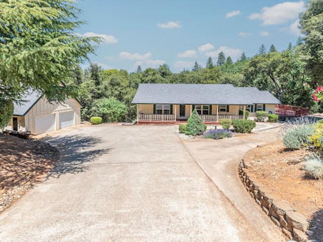 House for sale in Pine Grove, California