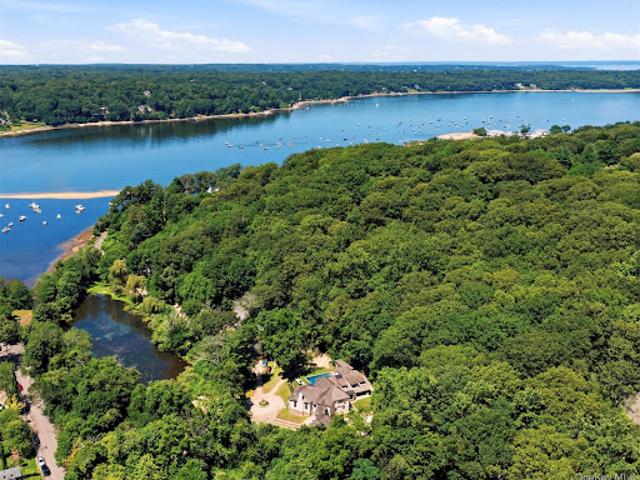 House for sale in Huntington, New York