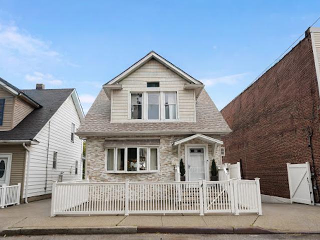House for sale in Staten Island, New York