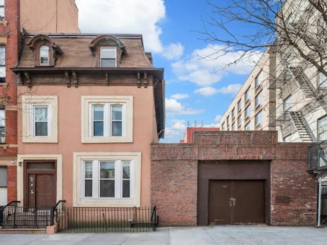 House for sale in New York House for sale in New York