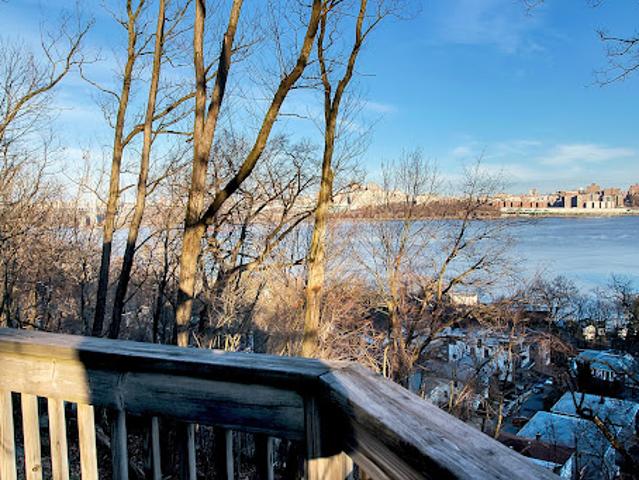 House for sale in Fort Lee, New Jersey