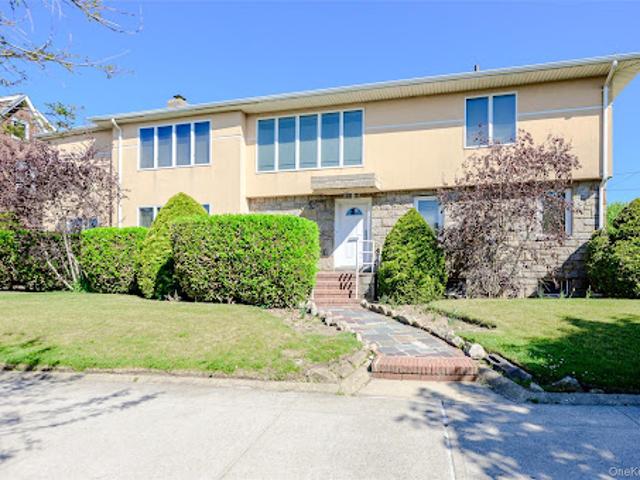 House for sale in Queens, Arverne