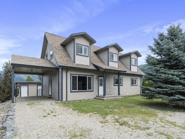 House for sale in Salmon Arm, British Columbia