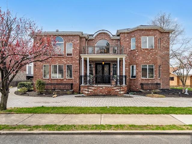 House for sale in Cliffside Park, New Jersey