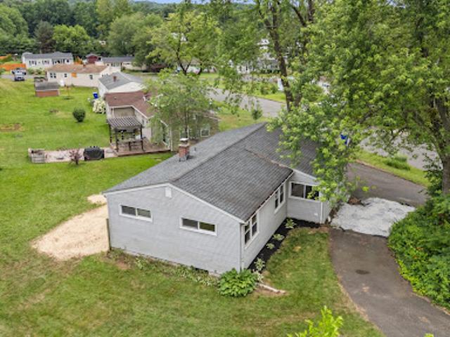 House for sale in Ellington