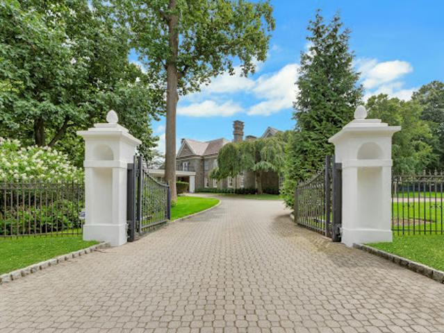 House for sale in Alpine, New Jersey