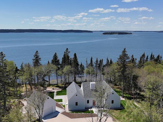 House for sale in Maine