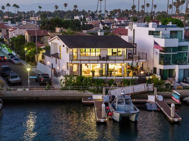 House for sale in Long Beach, California