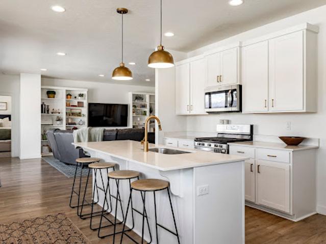 House for sale in Saratoga Springs, Utah
