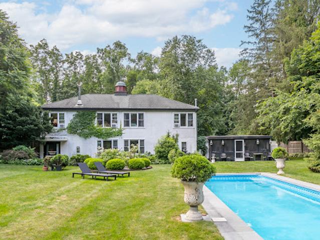 House for sale in Schodack Landing, New York