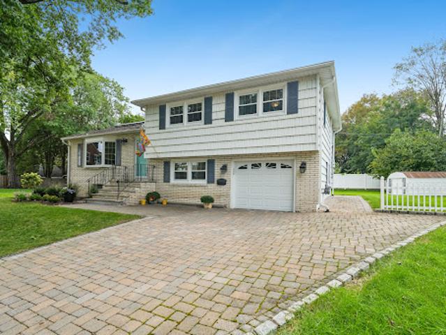 House for sale in Bloomfield, New Jersey