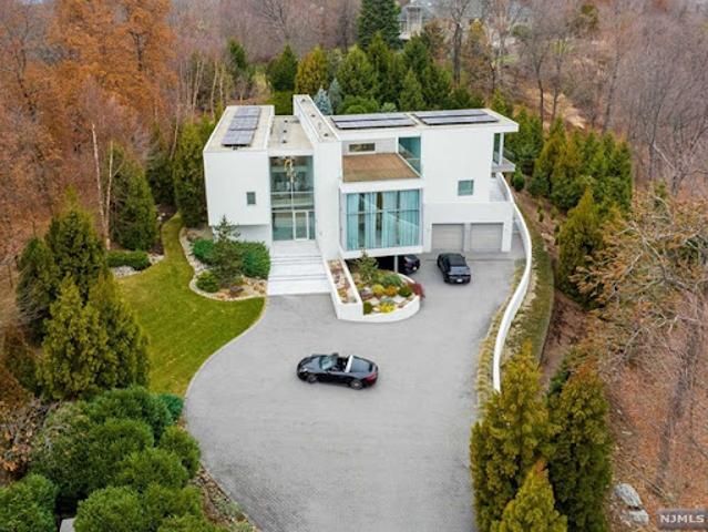 House for sale in Franklin Lakes, New Jersey