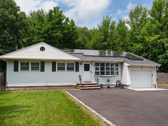 House for sale in Edison, New Jersey
