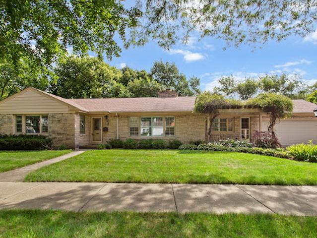 House for sale in Glenview, Illinois