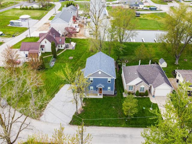 House for sale in Syracuse, Indiana
