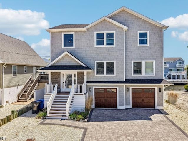House for sale in Manahawkin, New Jersey