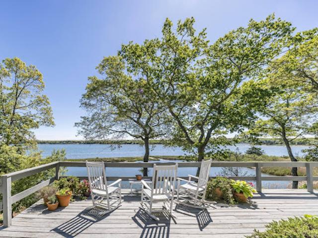 House for sale in East Hampton