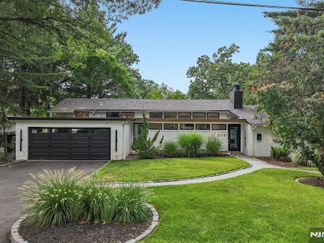 House for sale in Leonia, New Jersey