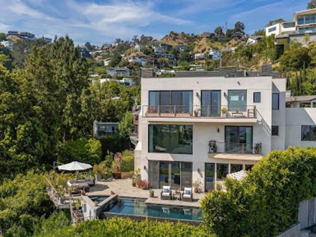 House for sale in Canoga Park, California