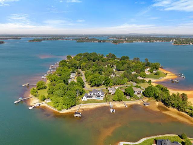 House for sale in Mecklenburg, North Carolina