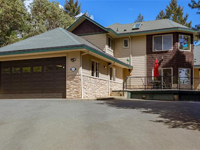House for sale in Highlands, British Columbia