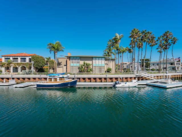 House for sale in Long Beach