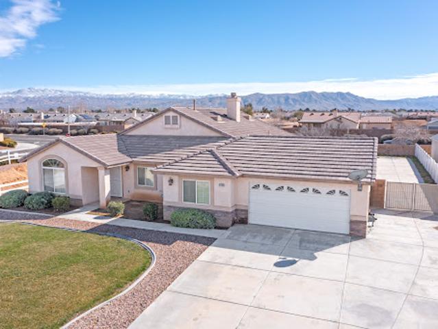 House for sale in Apple Valley, California
