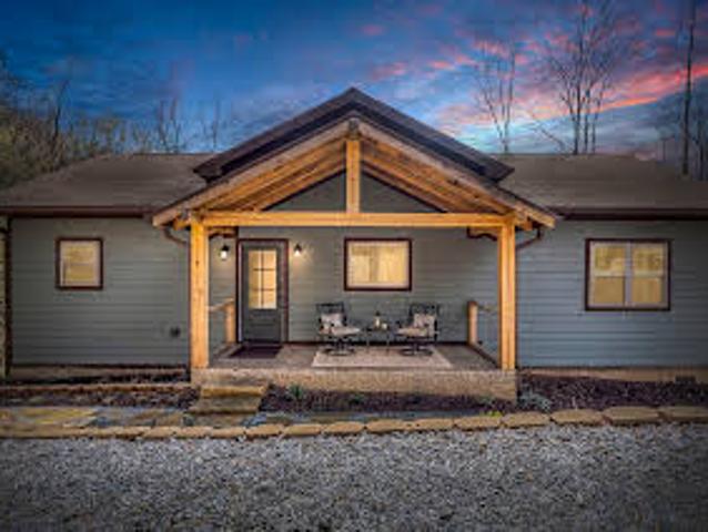 House for sale in Hendersonville
