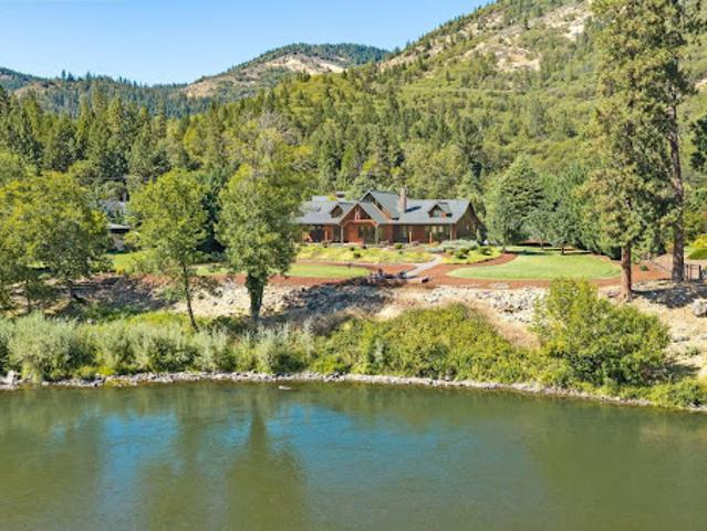 House for sale in Oregonia