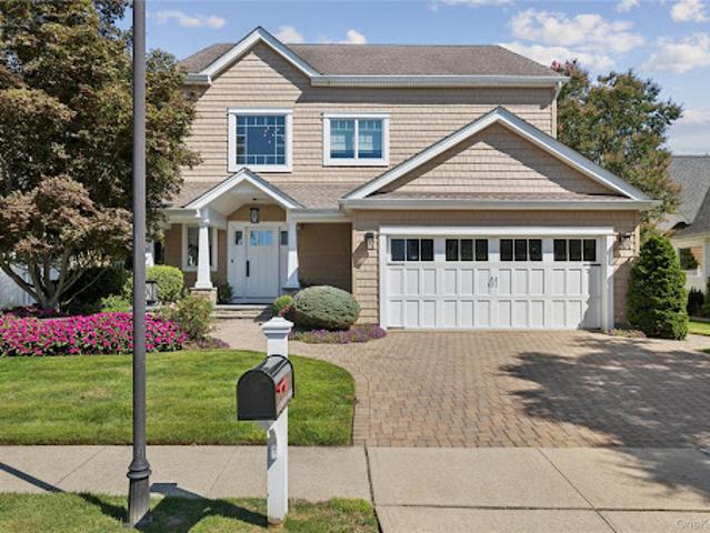 House for sale in Melville, Town of Huntington