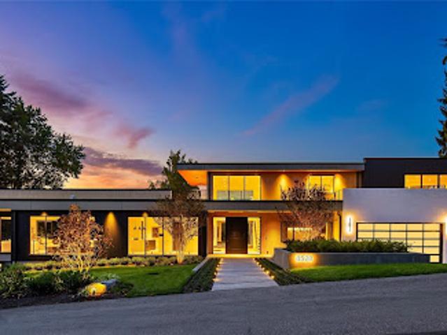 House for sale in Clyde Hill, King County