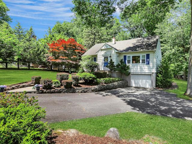 House for sale in Wyckoff, New Jersey