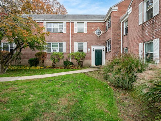 House for sale in Cos Cob, Connecticut