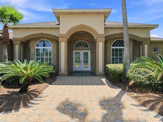 House for sale in Gulf Shores, Alabama