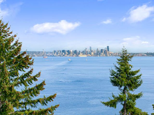 House for sale in Bainbridge Island, Washington
