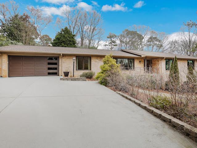 House for sale in Dunwoody, Georgia