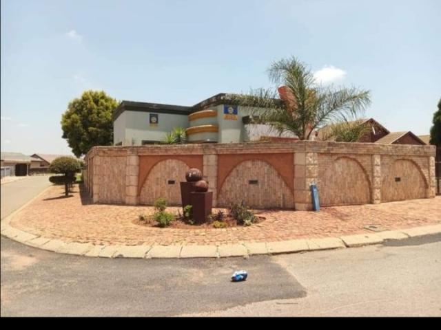 House for sale in Vosloorus
