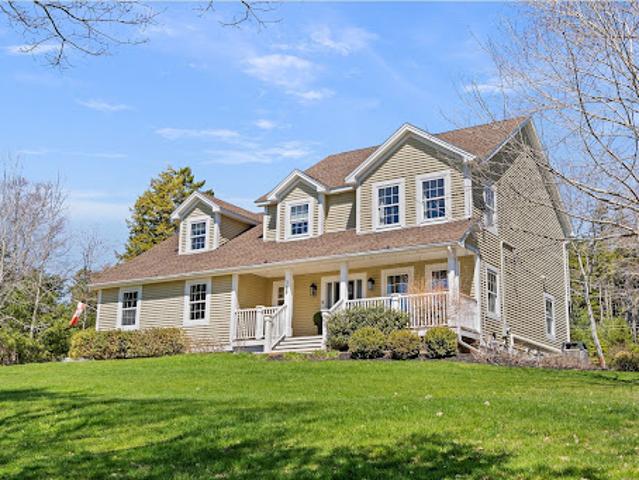 House for sale in Hammond's Plains, Nova Scotia