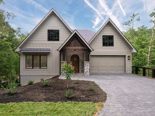 House for sale in Hendersonville, North Carolina