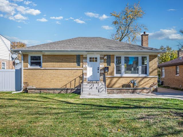 House for sale in Hillside, Illinois