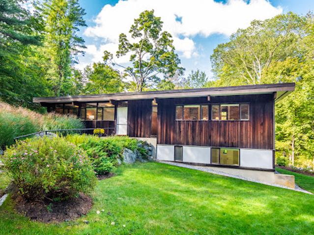 House for sale in Lincoln, Middlesex County