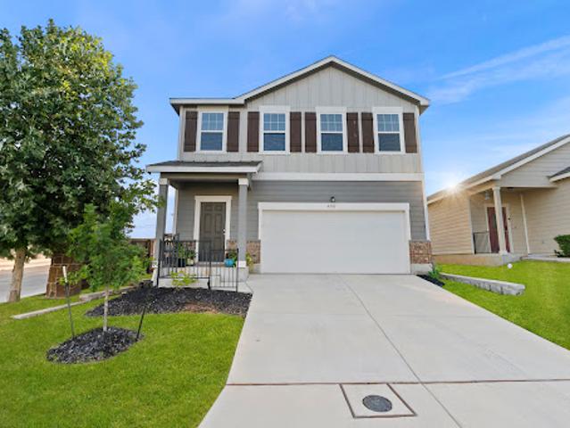 House for sale in Saint Hedwig, Texas