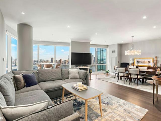 House for sale in Hudson, New Jersey