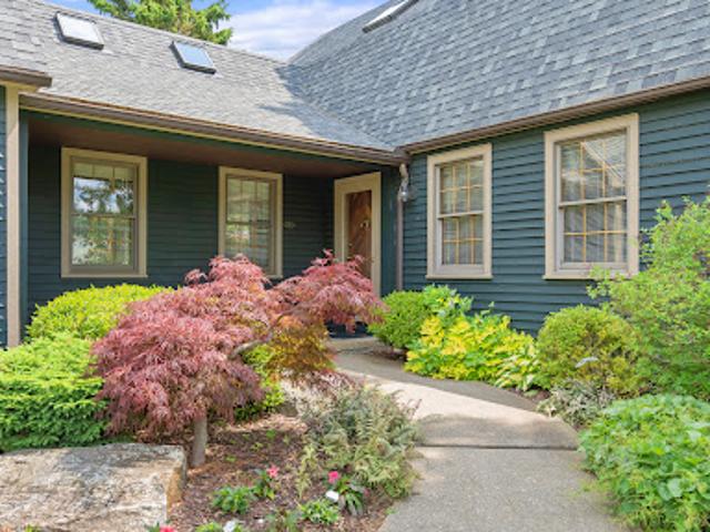 House for sale in Lenox House for sale in Lenox