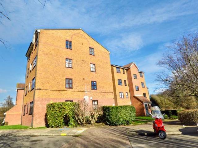 House for sale in London Borough of Lewisham, Greater London