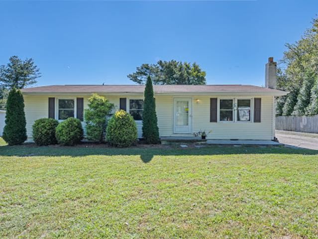 House for sale in Hendersonville, Henderson County