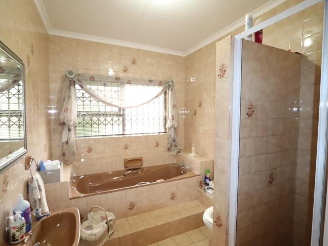 House for sale in Uitenhage, Eastern Cape