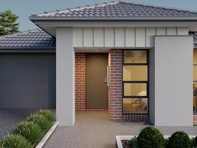 Cottage for sale in Cranbourne East, Victoria