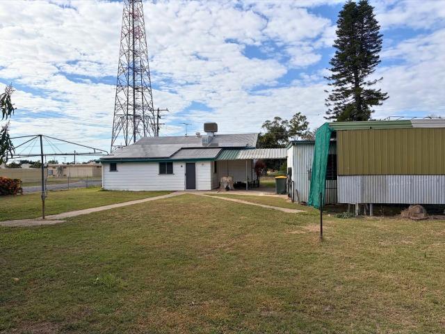 House for rent in Emerald